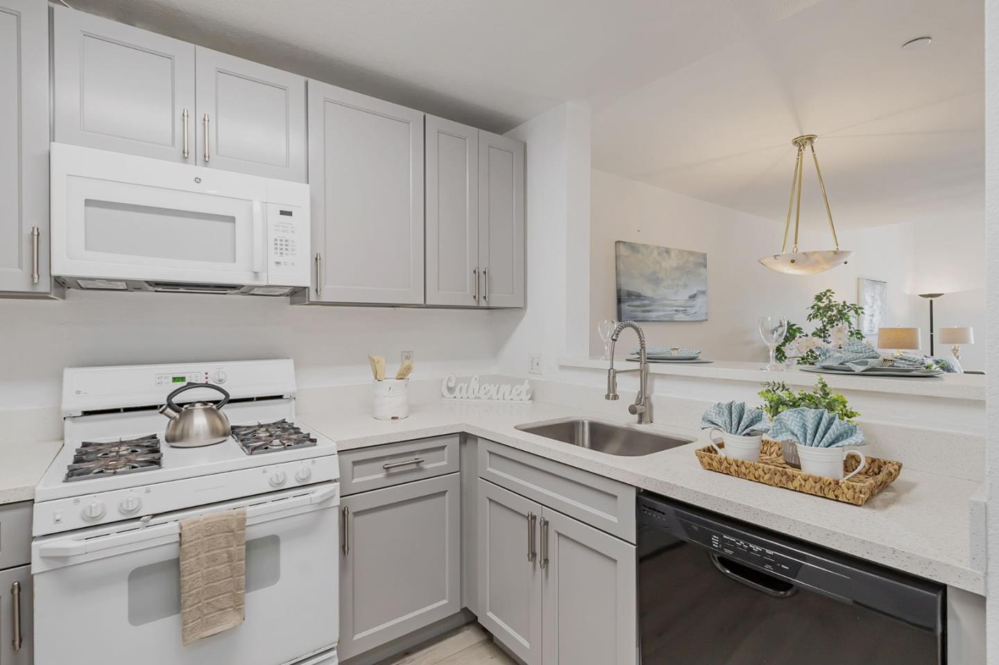 Detail Gallery Image 10 of 45 For 314 Morning Star Dr, San Jose,  CA 95131 - 3 Beds | 2 Baths