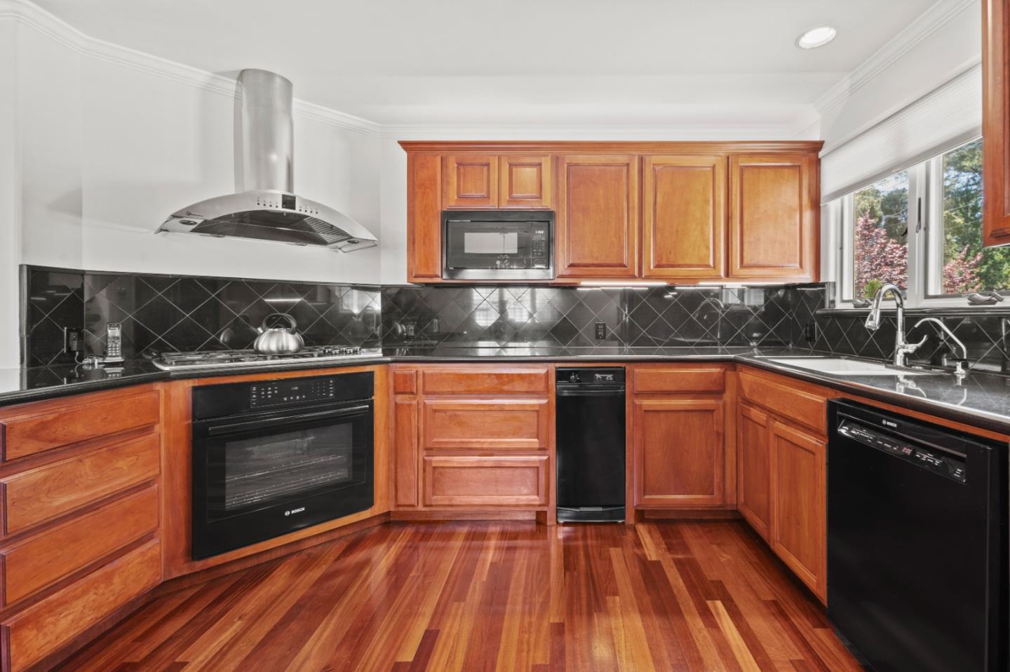 Detail Gallery Image 12 of 45 For 1147 Arrowhead Rd, Pebble Beach,  CA 93953 - 3 Beds | 2 Baths
