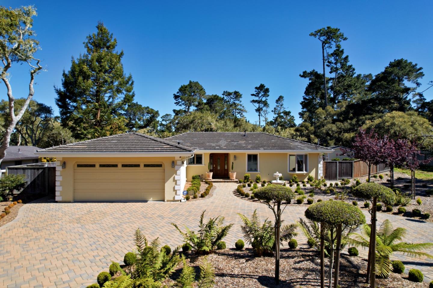 Detail Gallery Image 2 of 45 For 1147 Arrowhead Rd, Pebble Beach,  CA 93953 - 3 Beds | 2 Baths