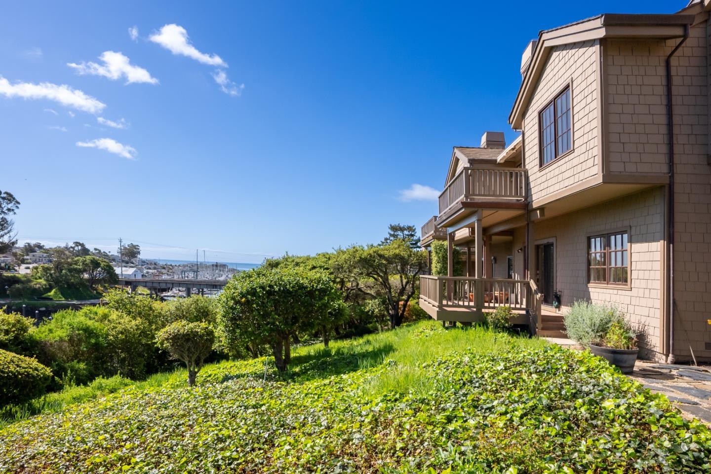 Detail Gallery Image 10 of 23 For 94 Frederick St #C,  Santa Cruz,  CA 95062 - 3 Beds | 3/1 Baths