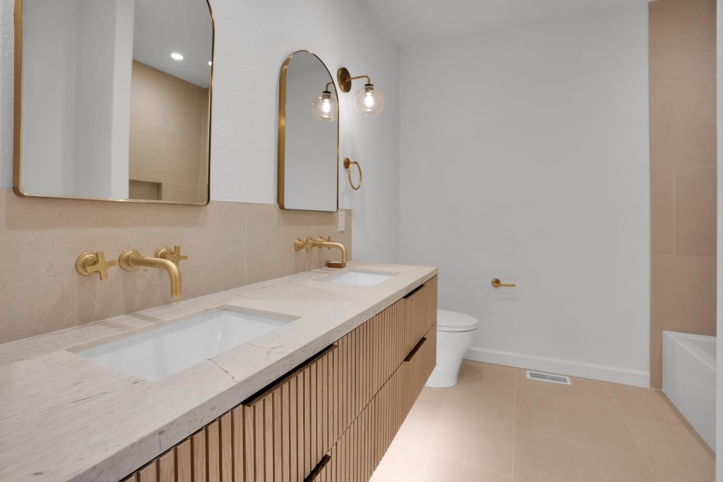 Detail Gallery Image 20 of 23 For 94 Frederick St #C,  Santa Cruz,  CA 95062 - 3 Beds | 3/1 Baths