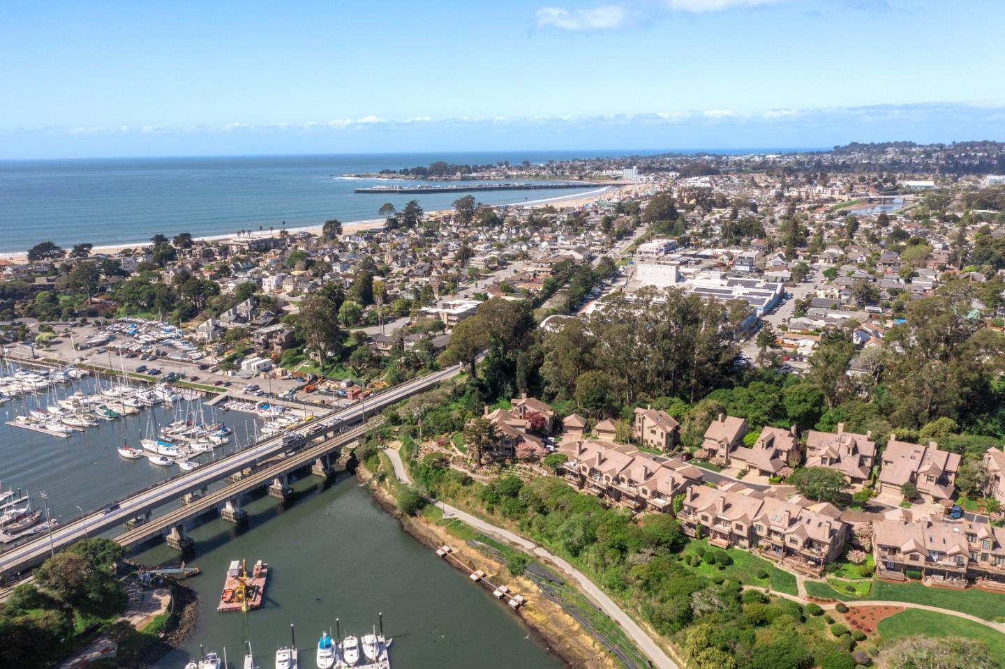 Detail Gallery Image 5 of 23 For 94 Frederick St #C,  Santa Cruz,  CA 95062 - 3 Beds | 3/1 Baths