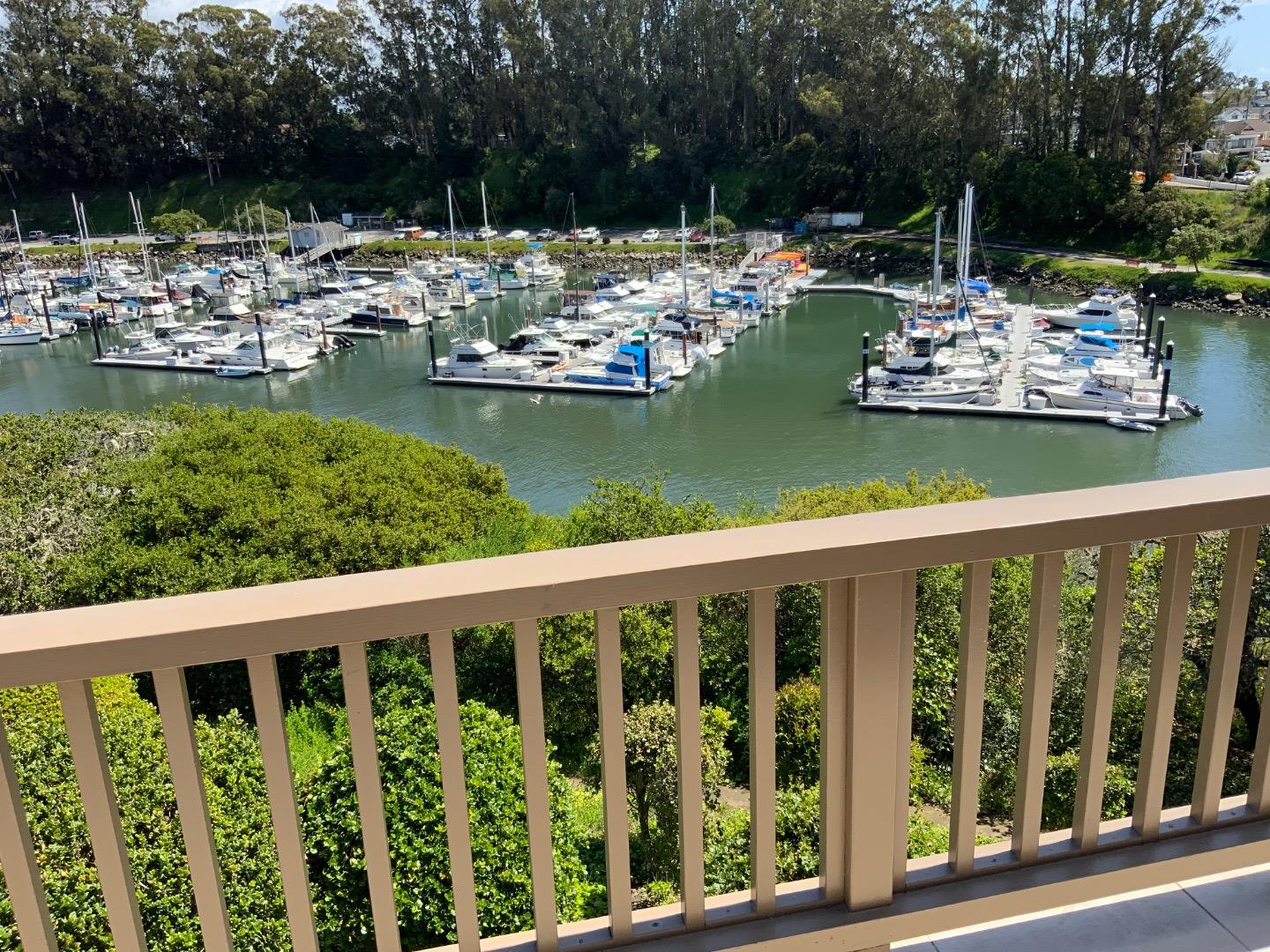 Detail Gallery Image 7 of 23 For 94 Frederick St #C,  Santa Cruz,  CA 95062 - 3 Beds | 3/1 Baths