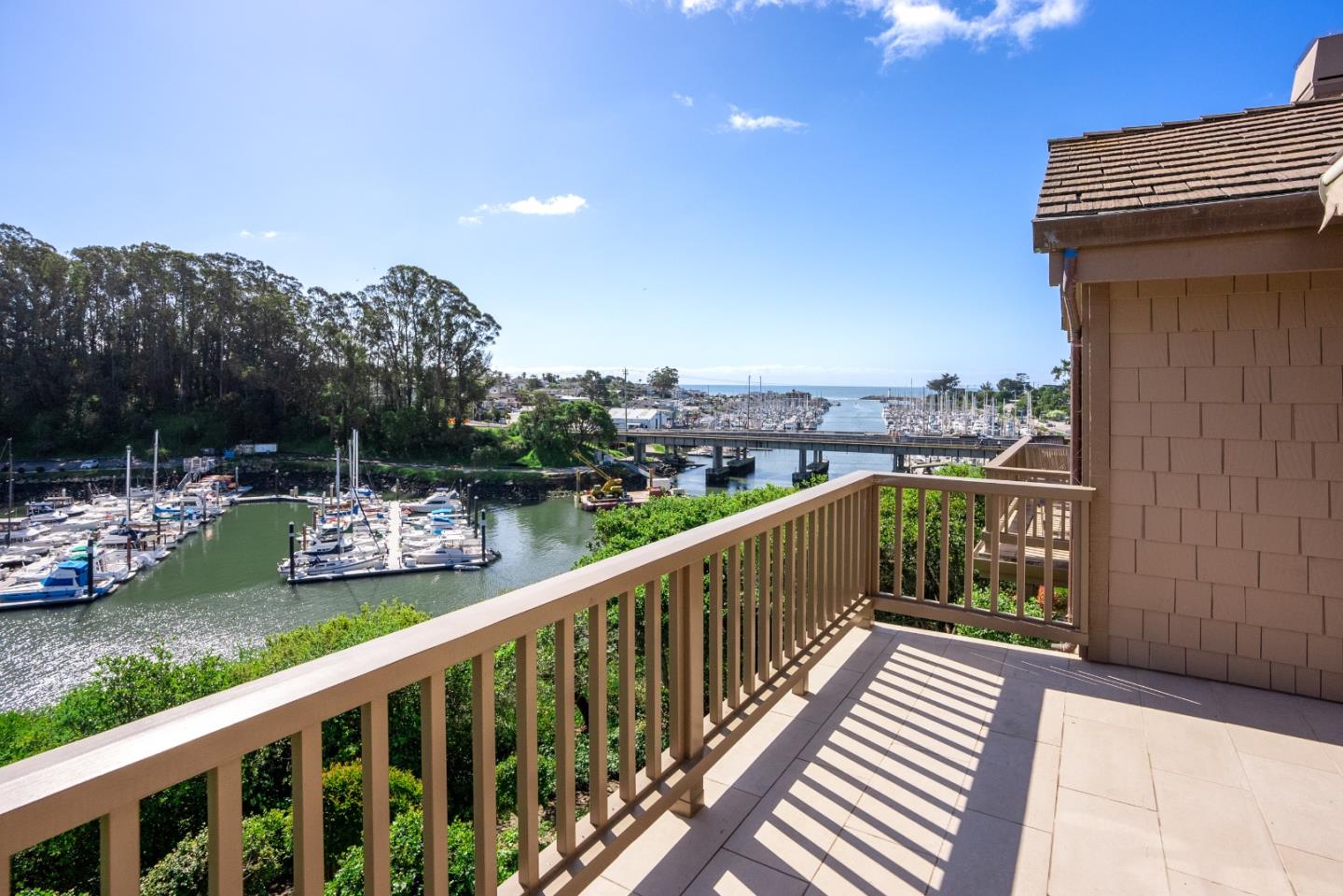 Detail Gallery Image 8 of 23 For 94 Frederick St #C,  Santa Cruz,  CA 95062 - 3 Beds | 3/1 Baths