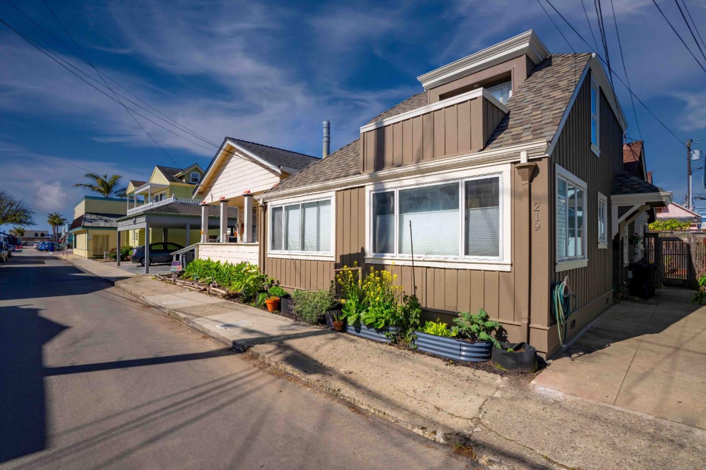 Detail Gallery Image 2 of 21 For 219 San Jose Ave, Capitola,  CA 95010 - – Beds | – Baths