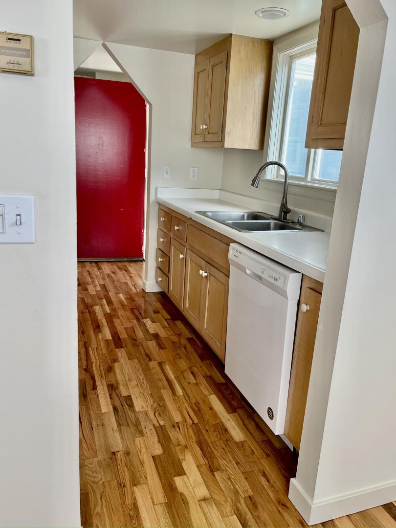 Detail Gallery Image 7 of 21 For 219 San Jose Ave, Capitola,  CA 95010 - – Beds | – Baths