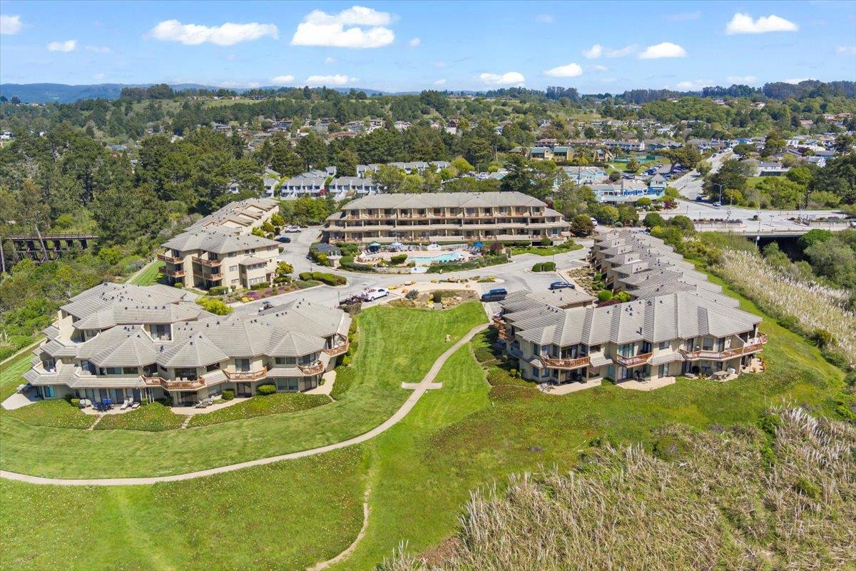Detail Gallery Image 40 of 51 For 29 Seascape Resort Dr, Aptos,  CA 95003 - 2 Beds | 2/1 Baths