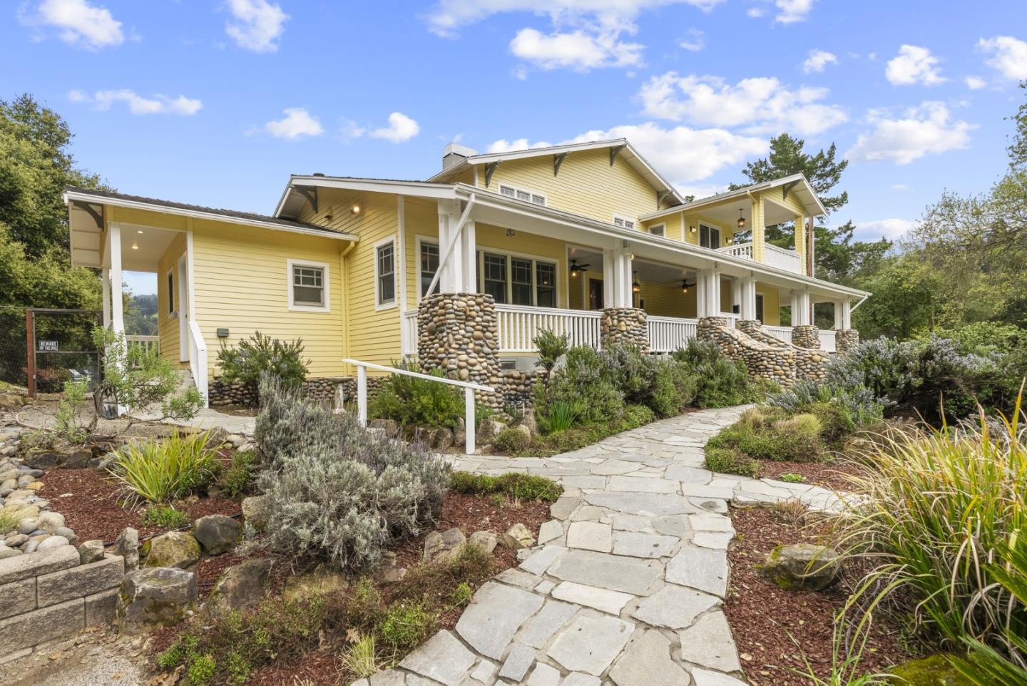 Detail Gallery Image 14 of 83 For 18101 Idylwild Rd, Los Gatos,  CA 95033 - 4 Beds | 2/1 Baths