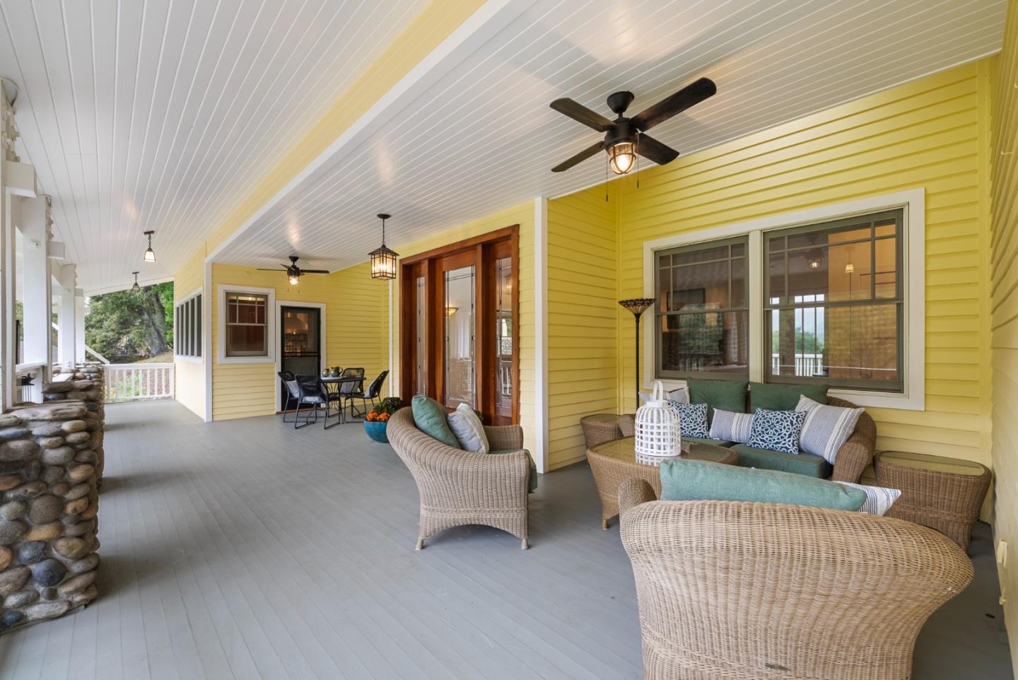 Detail Gallery Image 18 of 83 For 18101 Idylwild Rd, Los Gatos,  CA 95033 - 4 Beds | 2/1 Baths