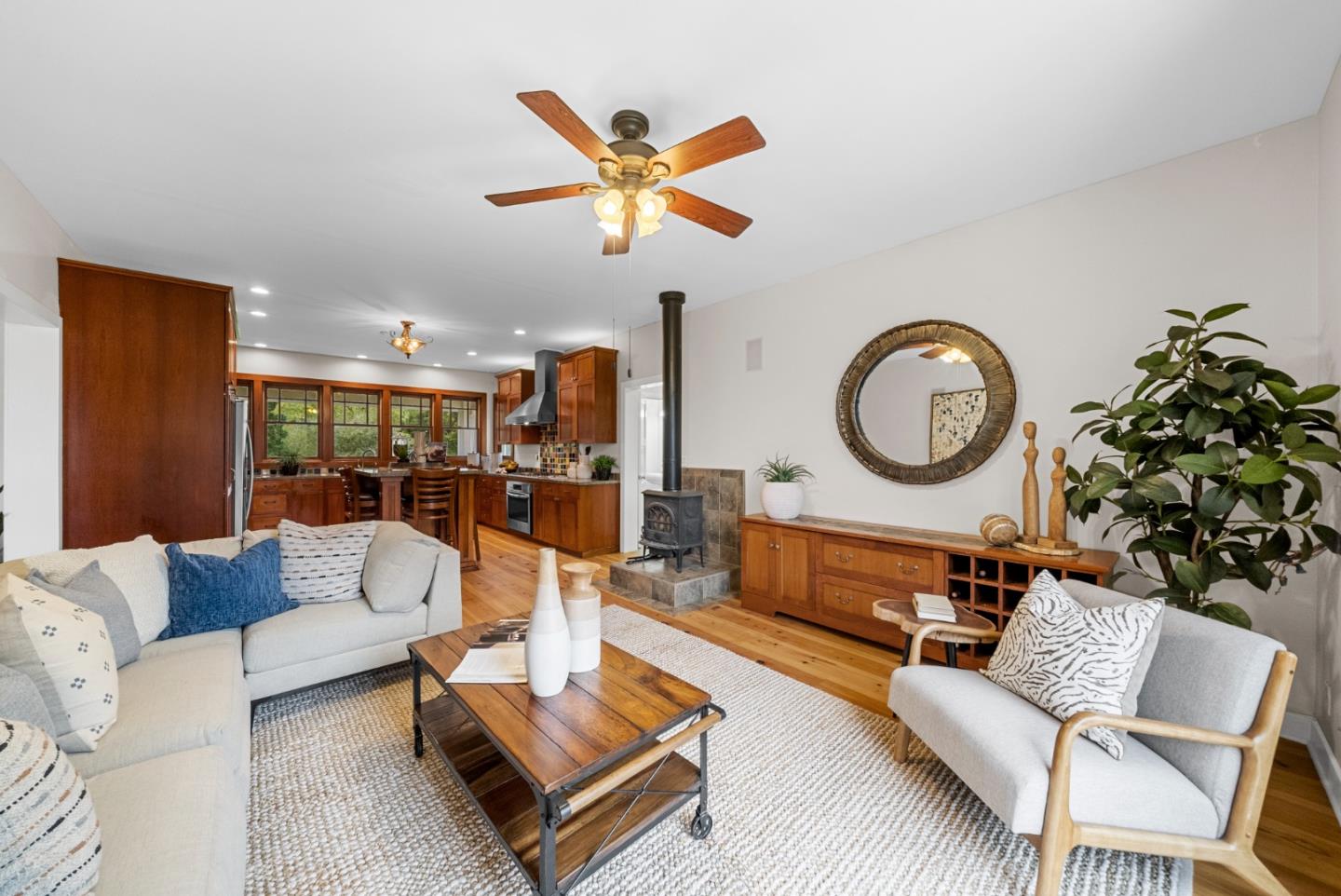 Detail Gallery Image 32 of 83 For 18101 Idylwild Rd, Los Gatos,  CA 95033 - 4 Beds | 2/1 Baths