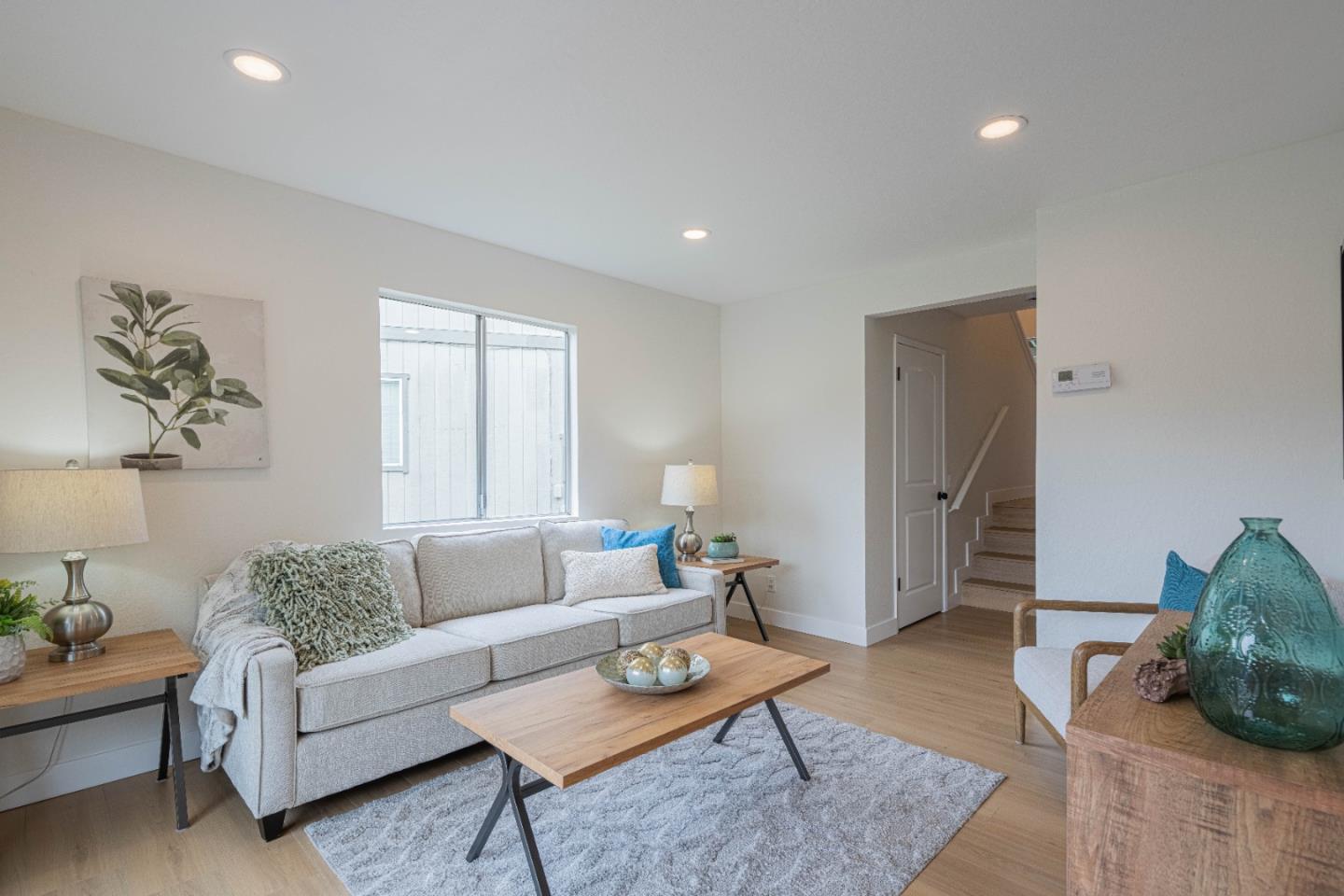 Detail Gallery Image 2 of 27 For 20 Alisa Cir, Watsonville,  CA 95076 - 2 Beds | 1/1 Baths