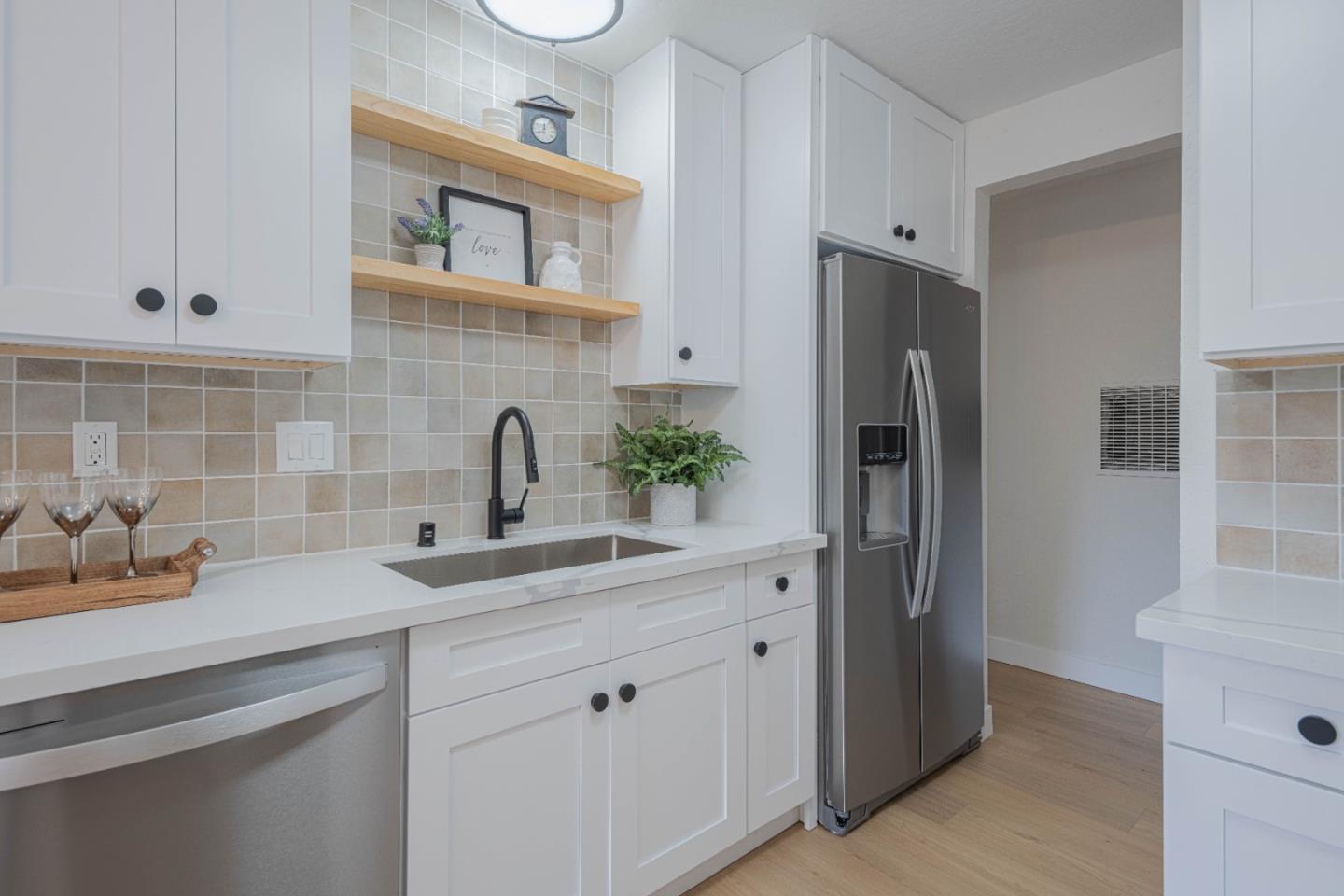 Detail Gallery Image 7 of 27 For 20 Alisa Cir, Watsonville,  CA 95076 - 2 Beds | 1/1 Baths