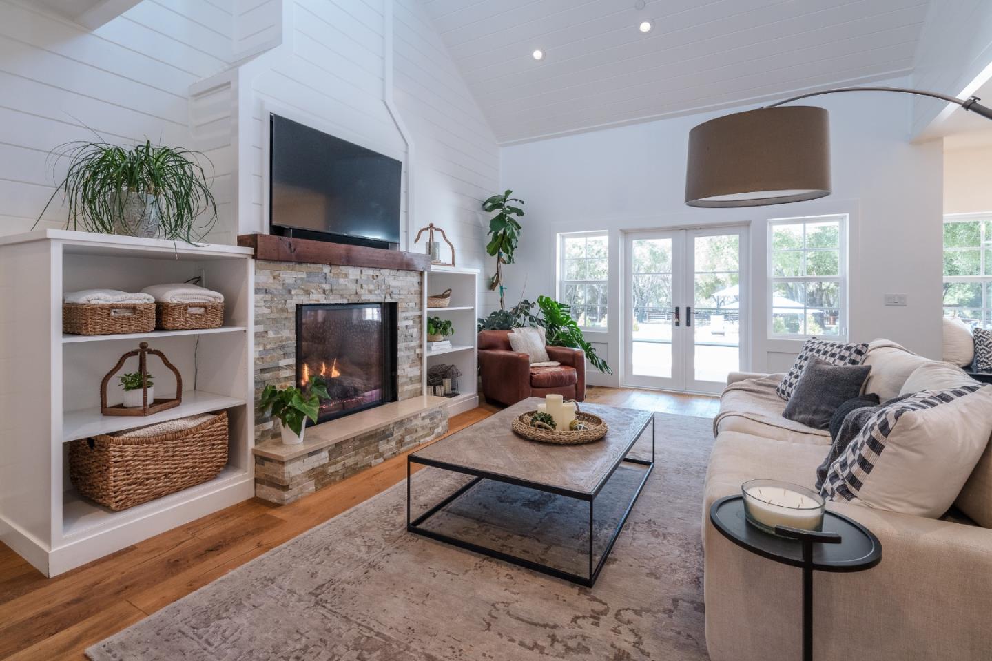 Detail Gallery Image 16 of 74 For 10555 Watsonville Rd, Gilroy,  CA 95020 - 4 Beds | 3/1 Baths