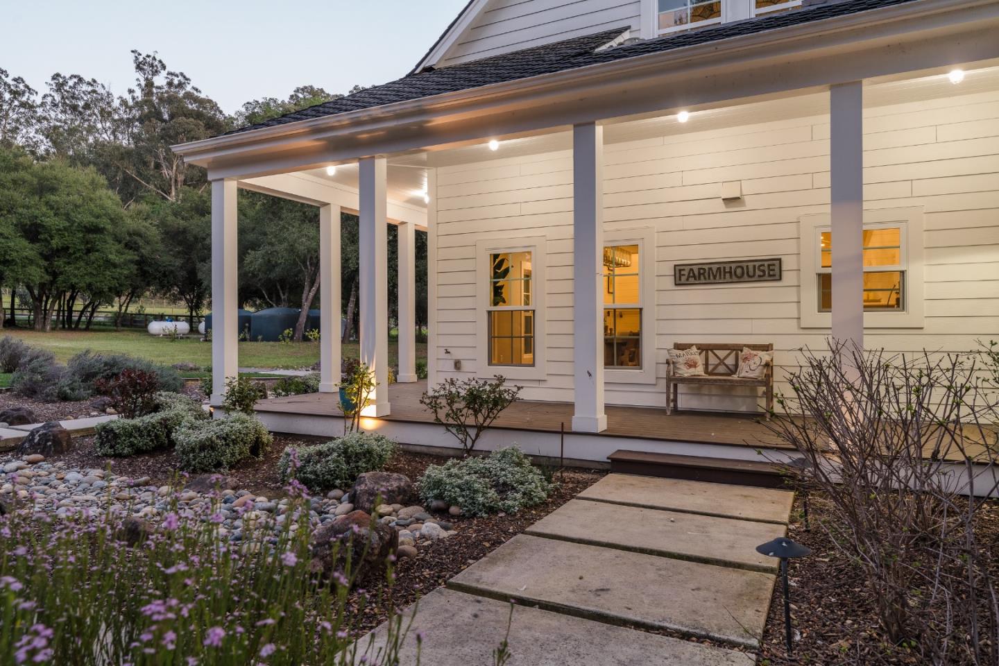 Detail Gallery Image 8 of 74 For 10555 Watsonville Rd, Gilroy,  CA 95020 - 4 Beds | 3/1 Baths