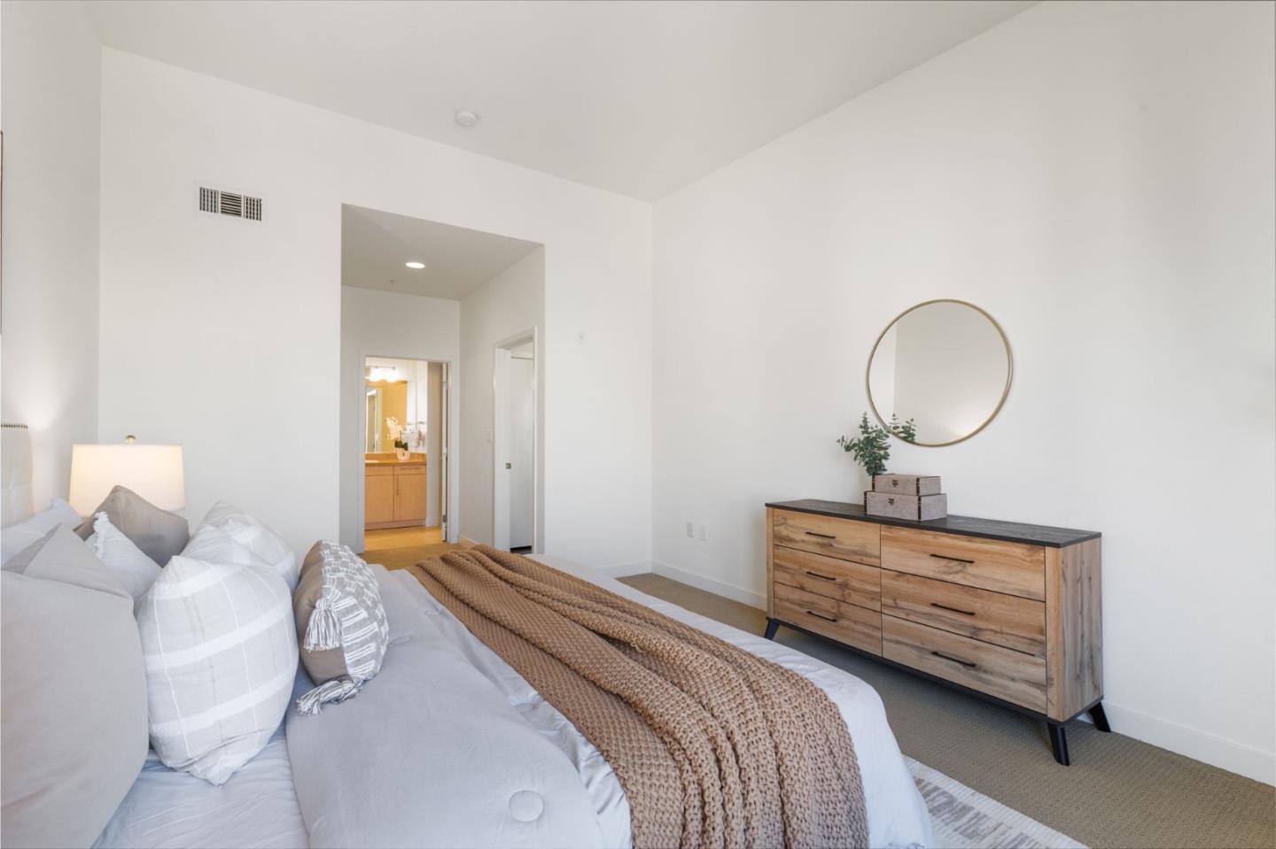 Detail Gallery Image 11 of 30 For 88 Bush St #4114,  San Jose,  CA 95126 - 2 Beds | 2 Baths