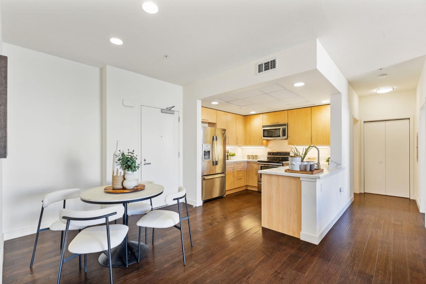 Detail Gallery Image 9 of 30 For 88 Bush St #4114,  San Jose,  CA 95126 - 2 Beds | 2 Baths
