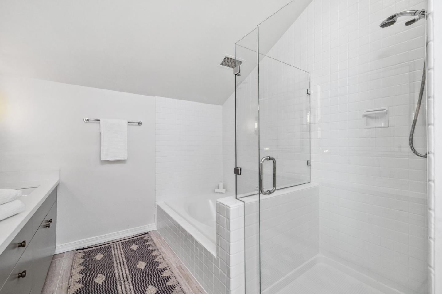 Detail Gallery Image 26 of 42 For 9504 Alder Ct, Carmel,  CA 93923 - 3 Beds | 3 Baths