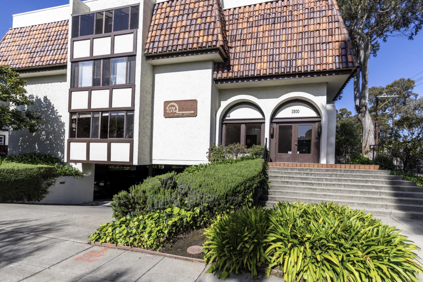 Detail Gallery Image 2 of 34 For 1500 Howard Ave #310,  Burlingame,  CA 94010 - 2 Beds | 2 Baths