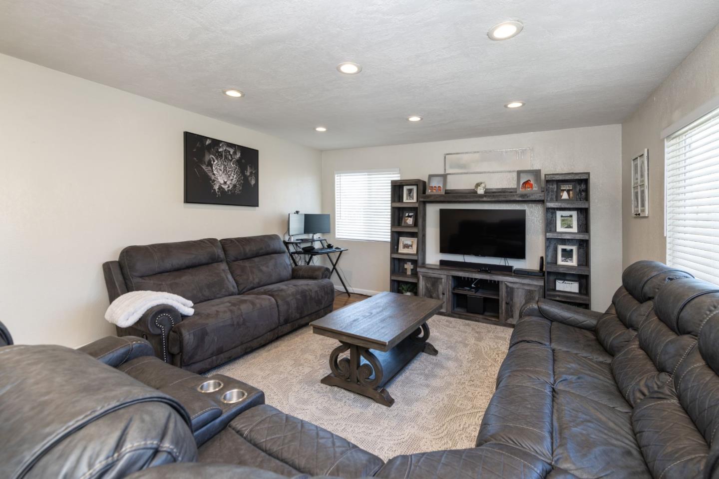 Detail Gallery Image 8 of 34 For 137 Calabasas Rd, Watsonville,  CA 95076 - – Beds | – Baths