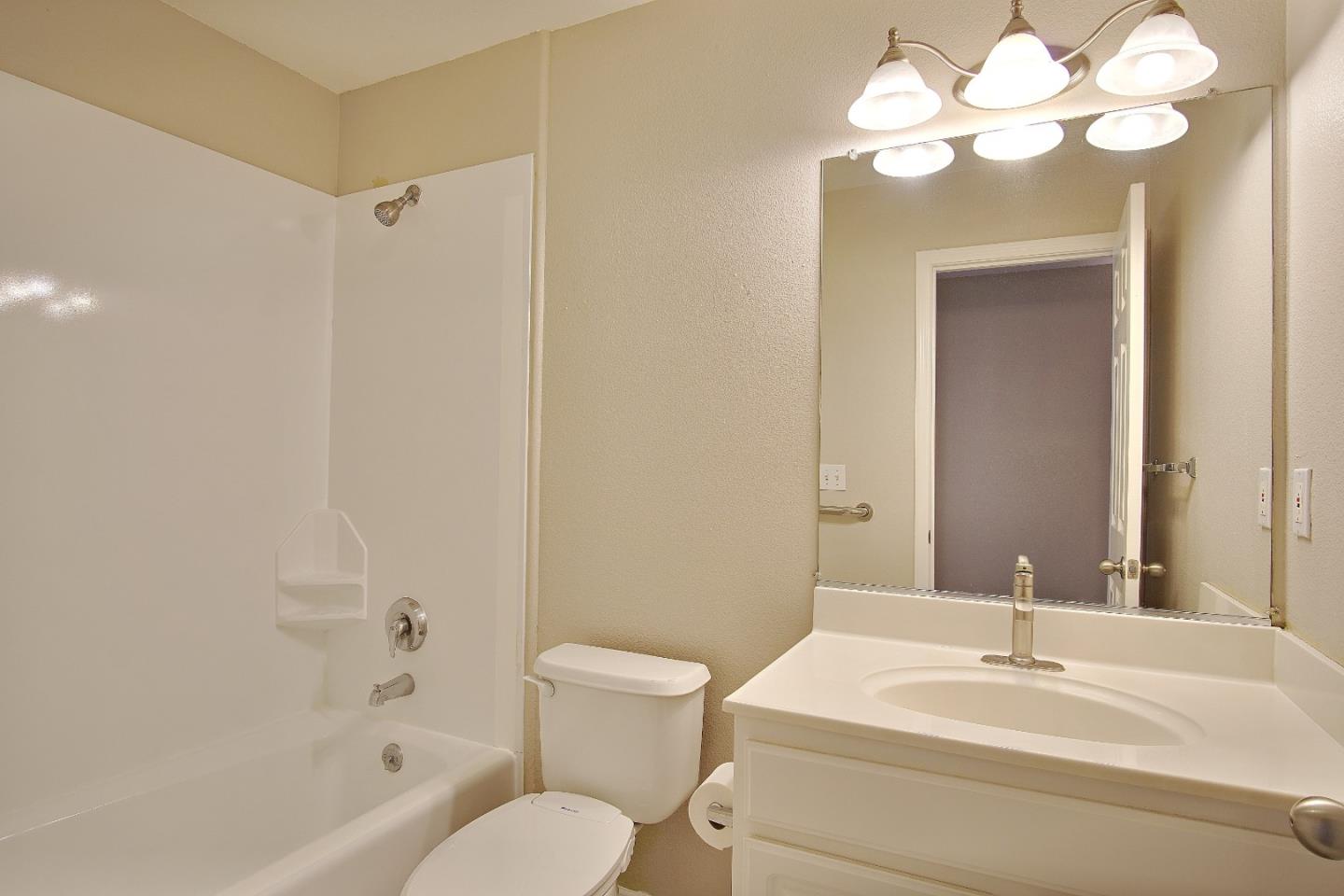 Detail Gallery Image 18 of 28 For 727 Northrup St, San Jose,  CA 95126 - 2 Beds | 2 Baths