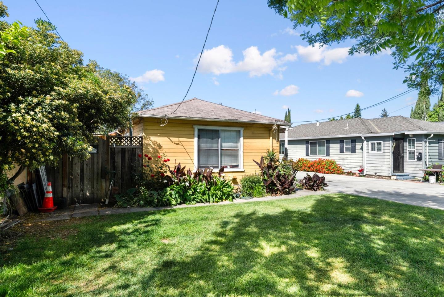 Detail Gallery Image 4 of 16 For 947 S 11th St, San Jose,  CA 95112 - – Beds | – Baths