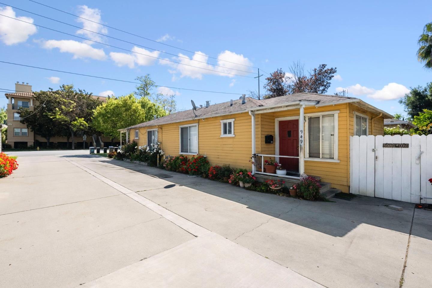 Detail Gallery Image 7 of 16 For 947 S 11th St, San Jose,  CA 95112 - – Beds | – Baths