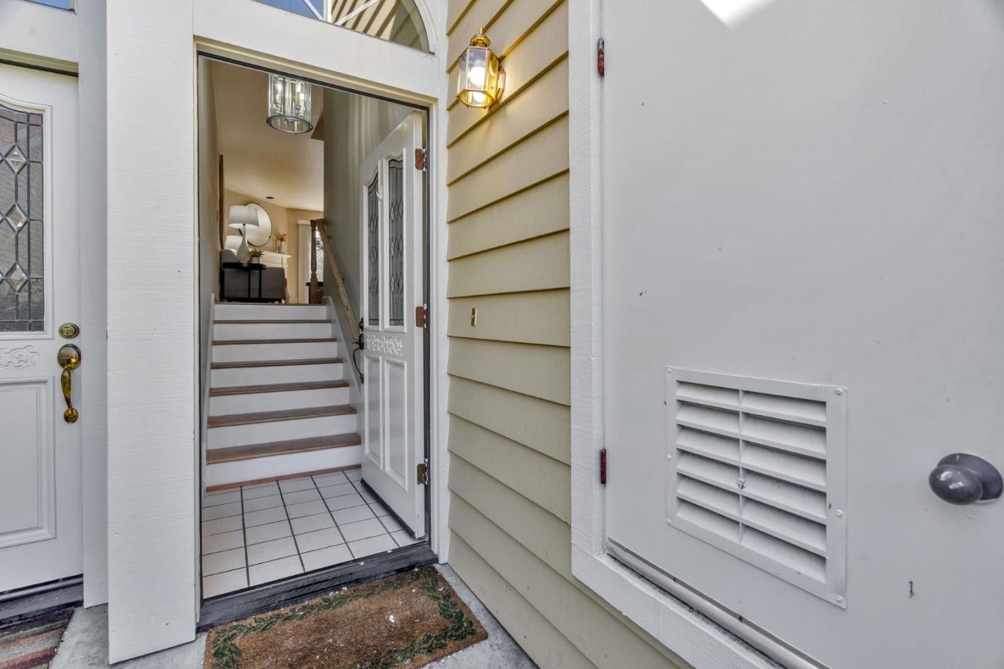 Detail Gallery Image 2 of 39 For 20654 Gardenside Cir, Cupertino,  CA 95014 - 3 Beds | 2 Baths