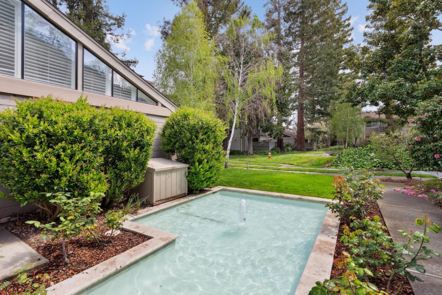 Detail Gallery Image 20 of 31 For 19549 Vineyard Ln, Saratoga,  CA 95070 - 3 Beds | 2/1 Baths
