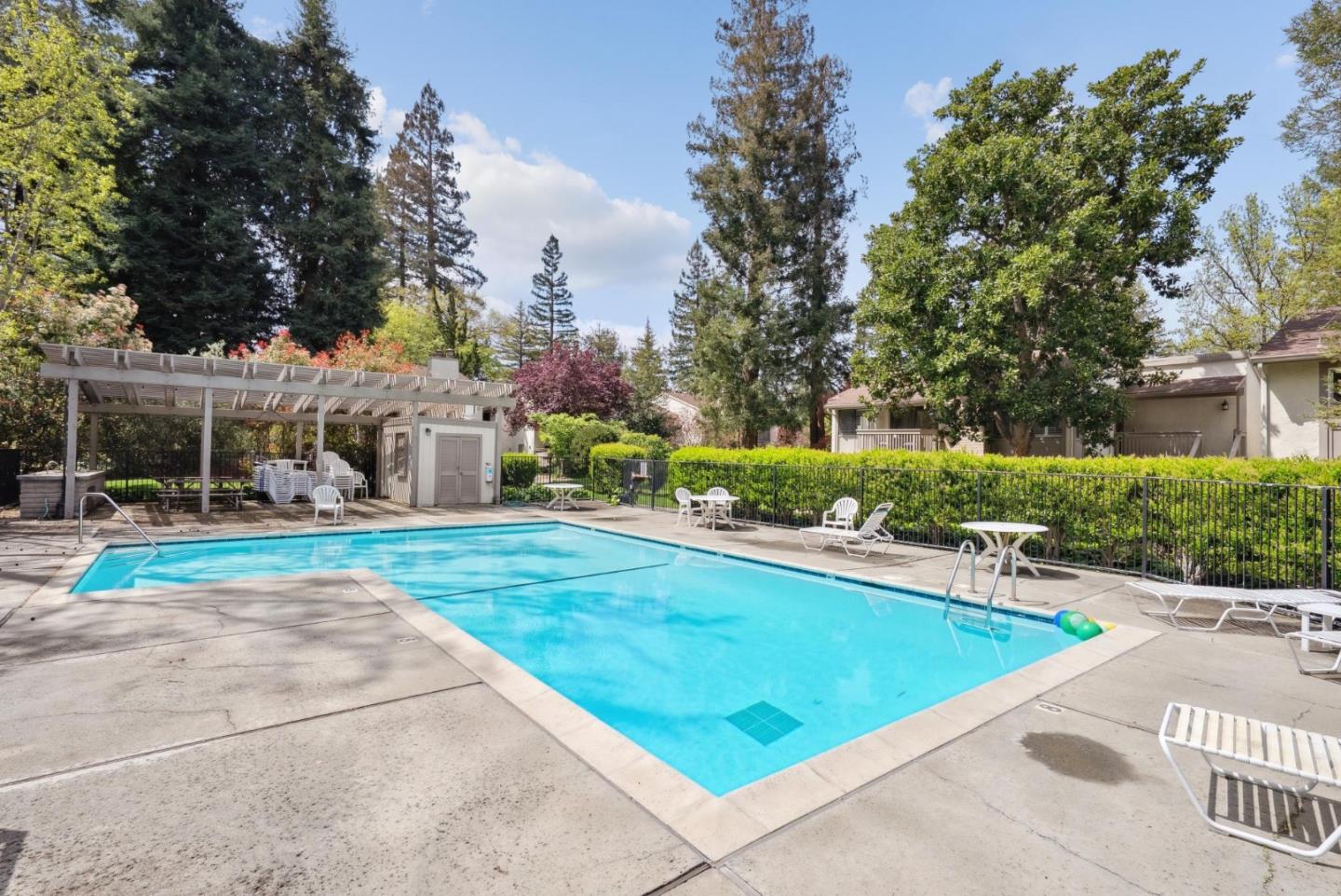 Detail Gallery Image 22 of 31 For 19549 Vineyard Ln, Saratoga,  CA 95070 - 3 Beds | 2/1 Baths