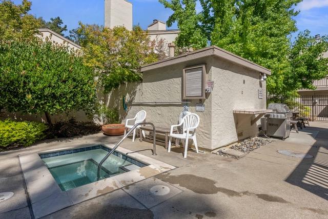 Detail Gallery Image 23 of 31 For 19549 Vineyard Ln, Saratoga,  CA 95070 - 3 Beds | 2/1 Baths