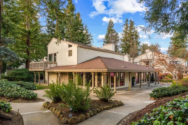 Detail Gallery Image 24 of 31 For 19549 Vineyard Ln, Saratoga,  CA 95070 - 3 Beds | 2/1 Baths