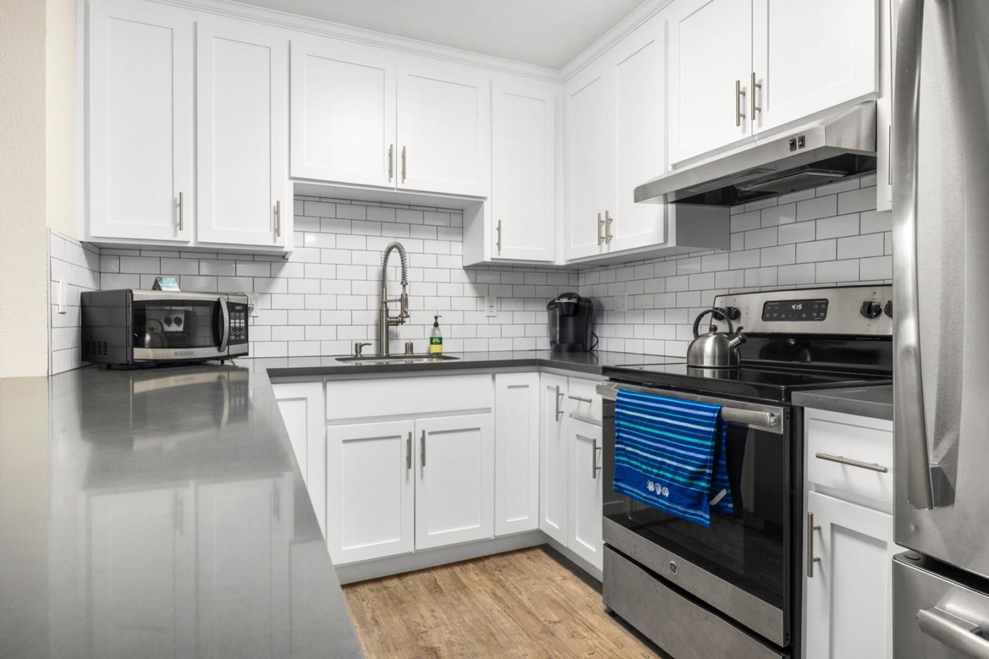 Detail Gallery Image 12 of 32 For 755 14th Ave #811,  Santa Cruz,  CA 95062 - 2 Beds | 1 Baths
