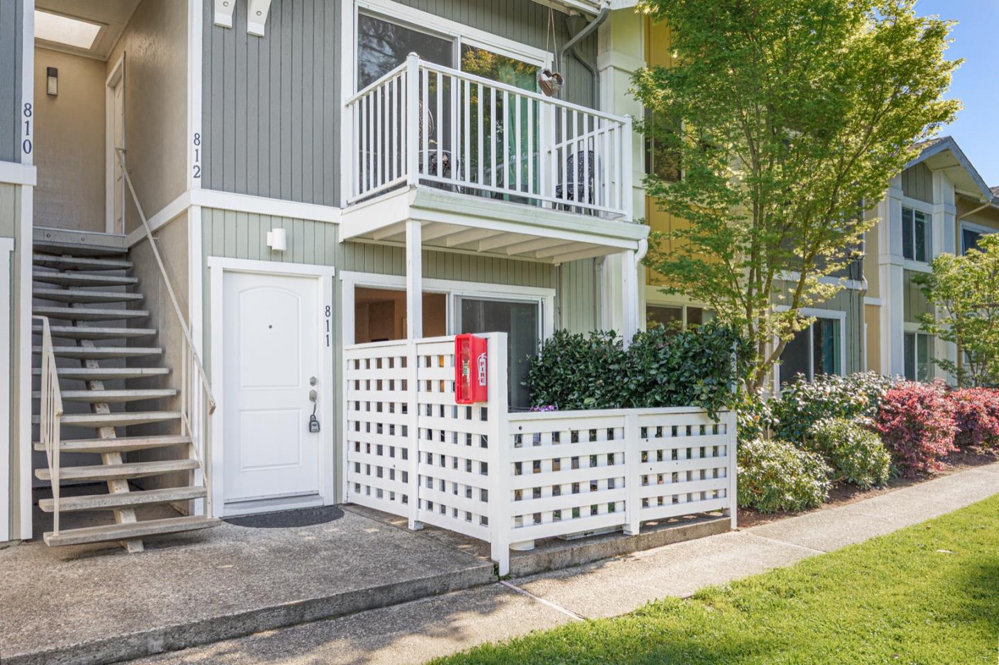 Detail Gallery Image 3 of 32 For 755 14th Ave #811,  Santa Cruz,  CA 95062 - 2 Beds | 1 Baths