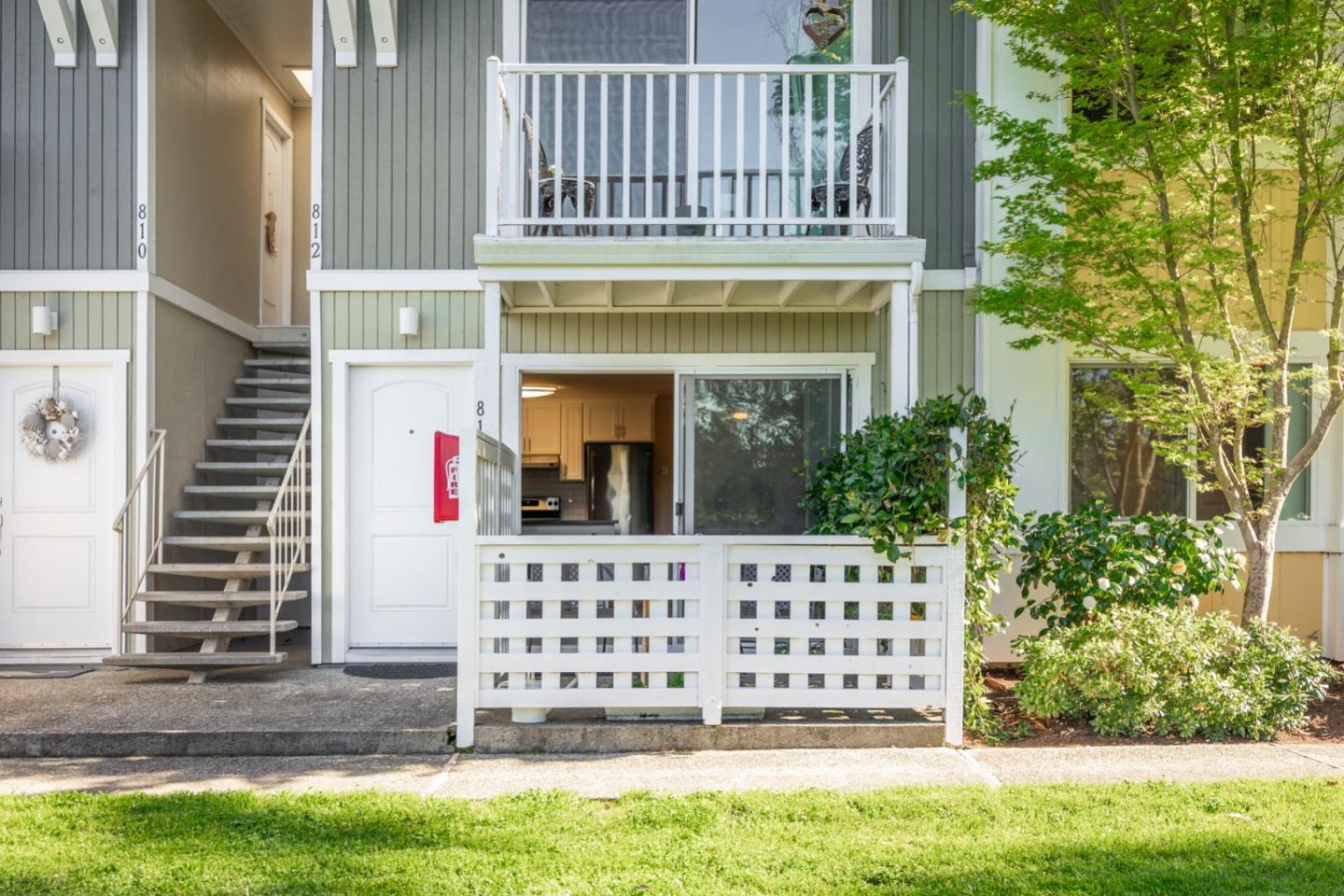 Detail Gallery Image 4 of 32 For 755 14th Ave #811,  Santa Cruz,  CA 95062 - 2 Beds | 1 Baths