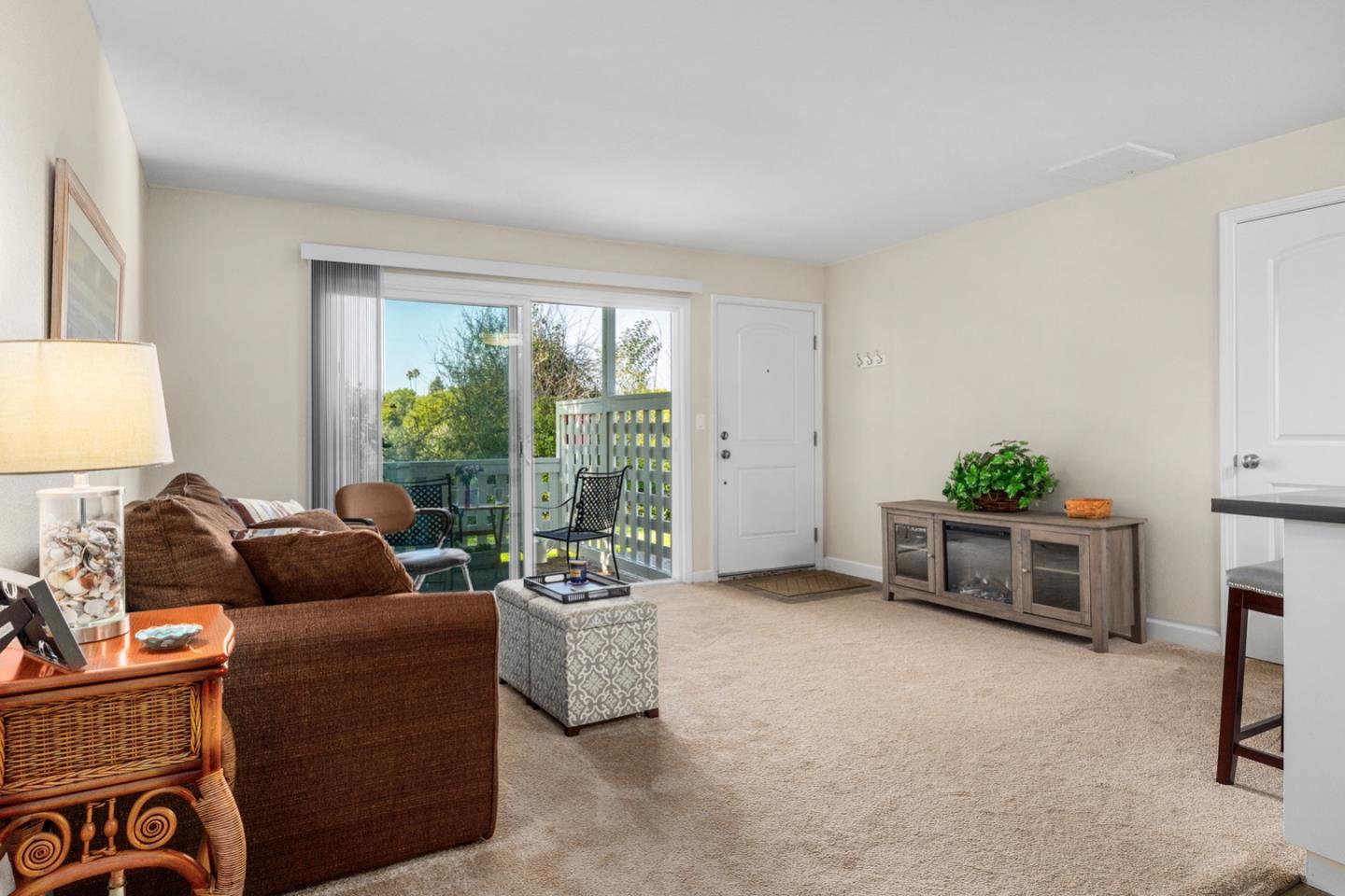 Detail Gallery Image 5 of 32 For 755 14th Ave #811,  Santa Cruz,  CA 95062 - 2 Beds | 1 Baths