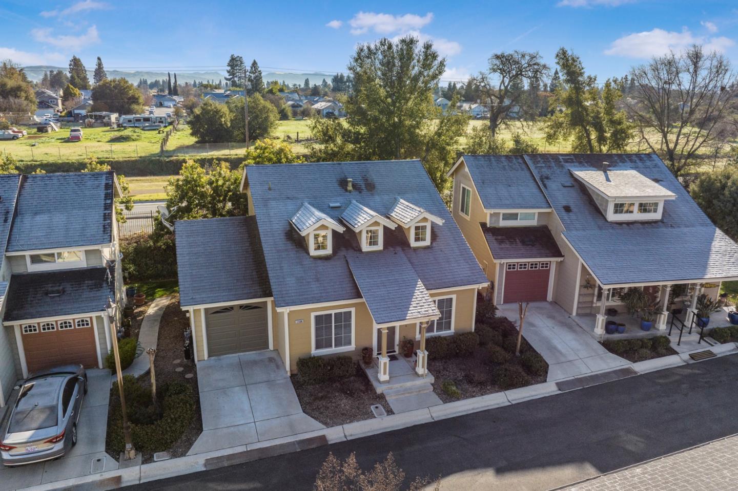 Detail Gallery Image 2 of 25 For 1506 Bianca Way, Gilroy,  CA 95020 - 2 Beds | 2 Baths