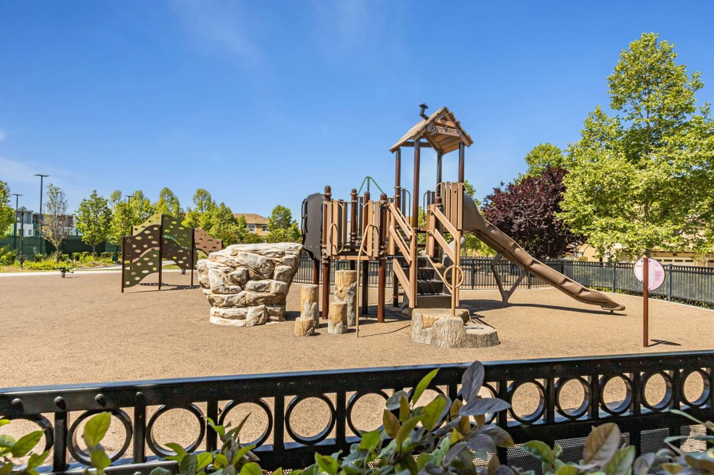Detail Gallery Image 25 of 39 For 1496 Nightshade Rd #40,  Milpitas,  CA 95035 - 1 Beds | 2 Baths
