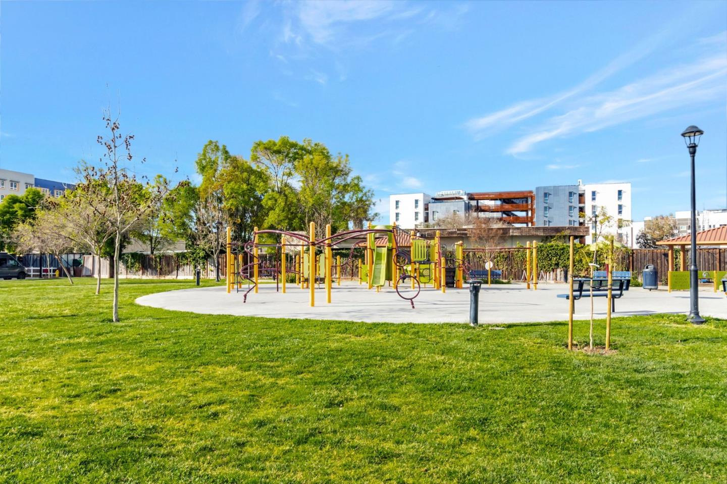 Detail Gallery Image 37 of 39 For 1496 Nightshade Rd #40,  Milpitas,  CA 95035 - 1 Beds | 2 Baths