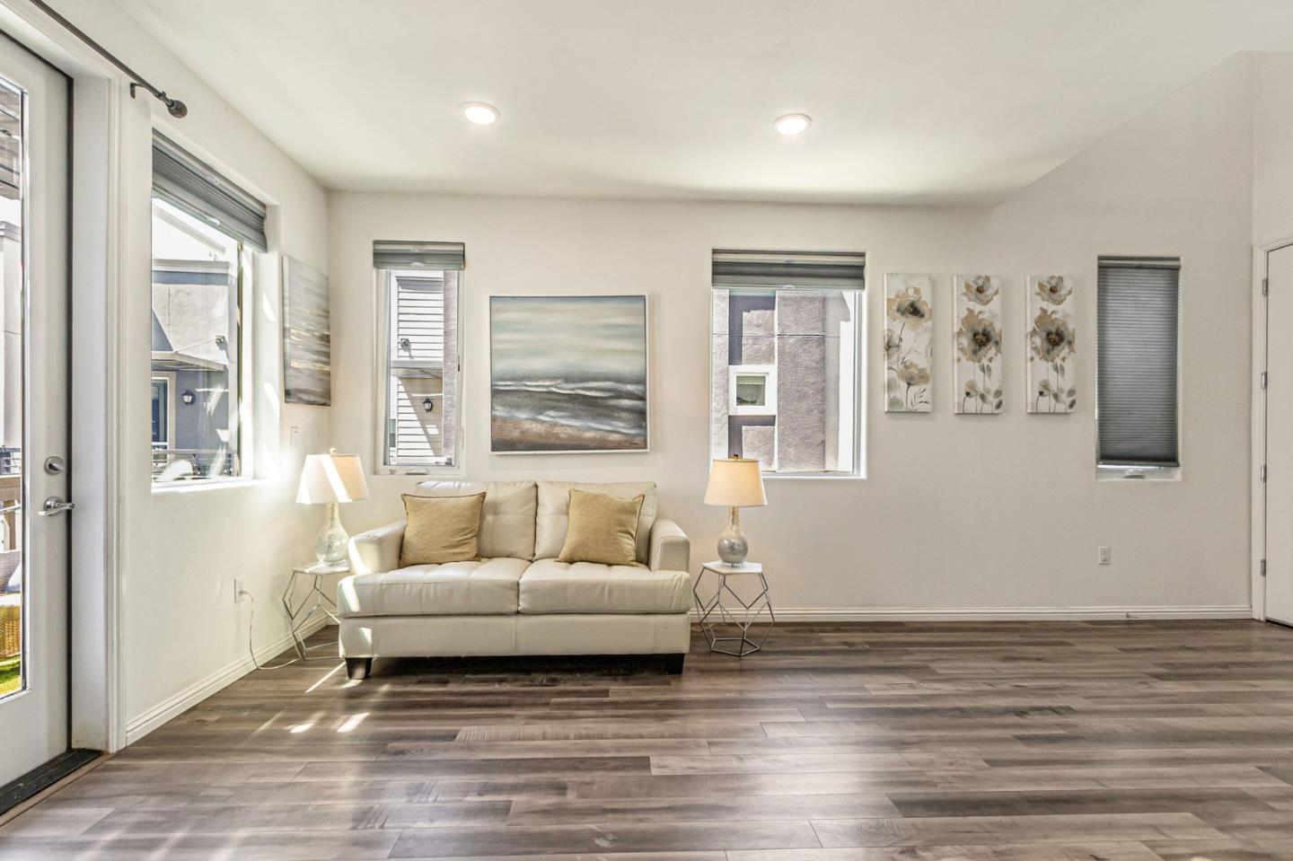 Detail Gallery Image 4 of 39 For 1496 Nightshade Rd #40,  Milpitas,  CA 95035 - 1 Beds | 2 Baths