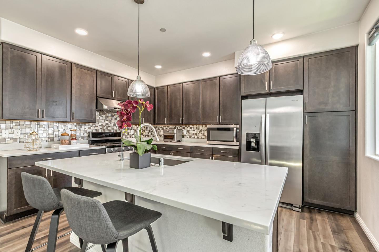 Detail Gallery Image 5 of 39 For 1496 Nightshade Rd #40,  Milpitas,  CA 95035 - 1 Beds | 2 Baths