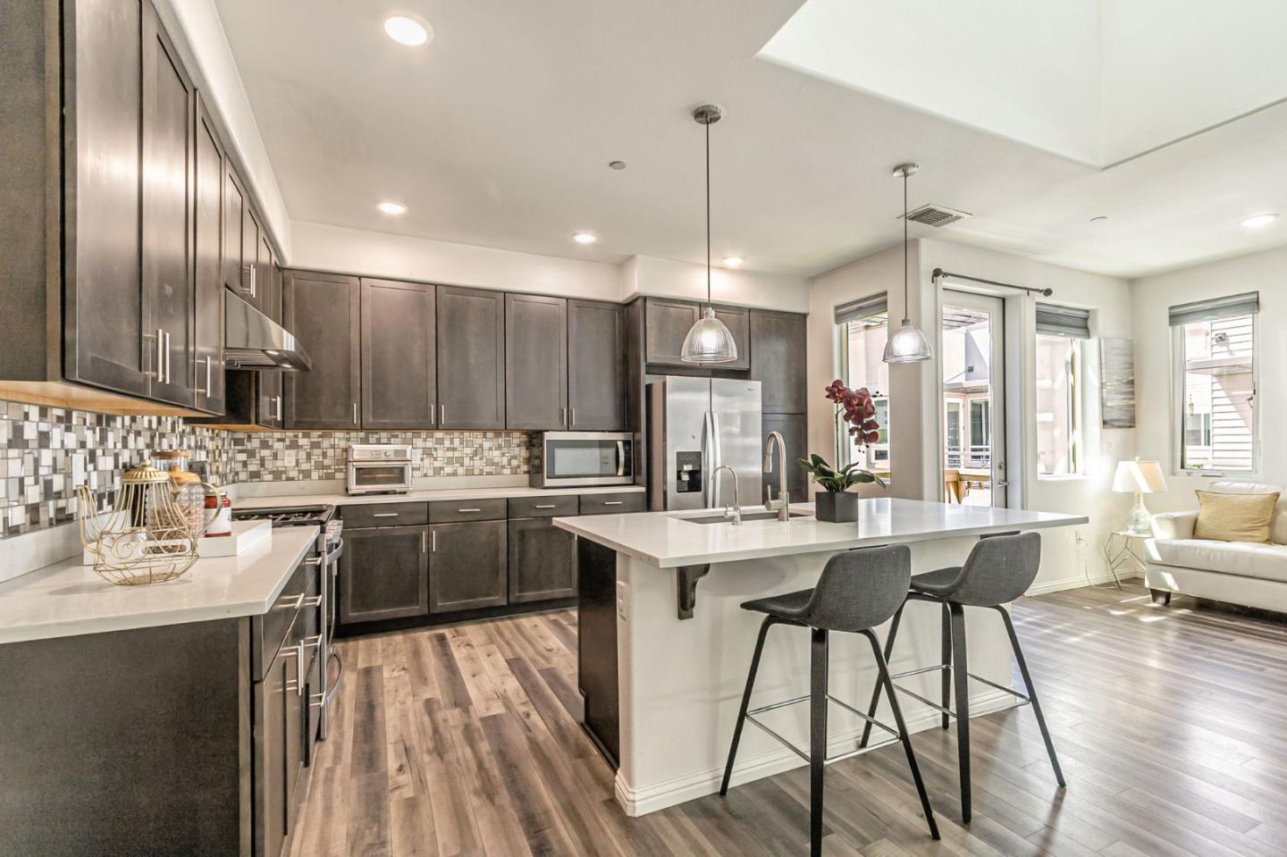 Detail Gallery Image 6 of 39 For 1496 Nightshade Rd #40,  Milpitas,  CA 95035 - 1 Beds | 2 Baths