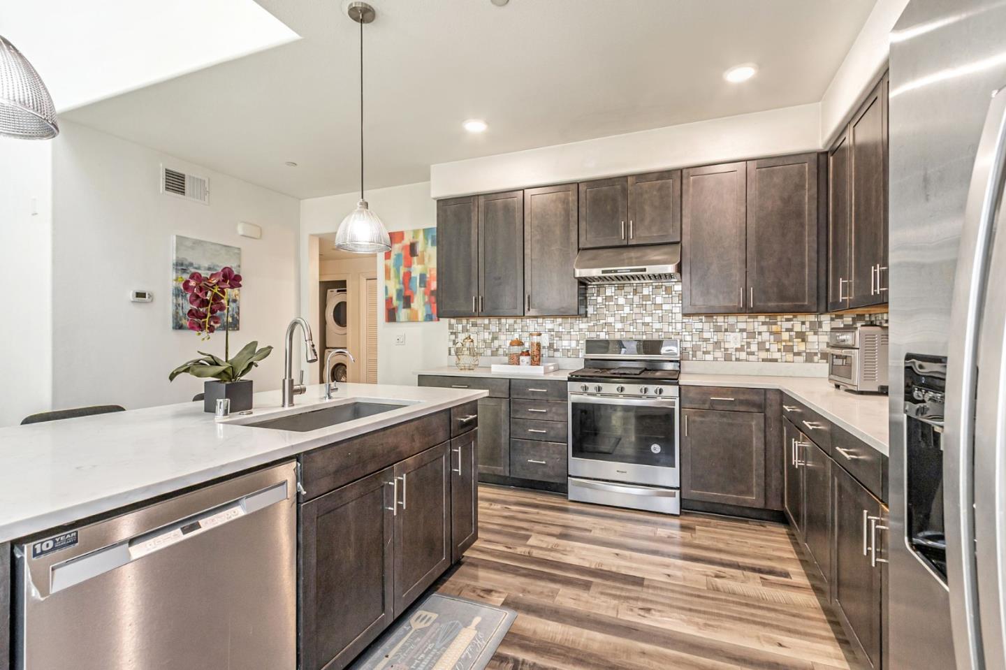 Detail Gallery Image 7 of 39 For 1496 Nightshade Rd #40,  Milpitas,  CA 95035 - 1 Beds | 2 Baths
