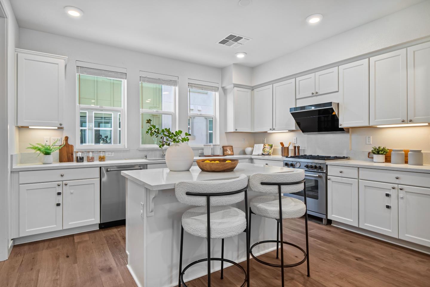 Detail Gallery Image 10 of 37 For 822 Julian Ter #4,  Sunnyvale,  CA 94085 - 3 Beds | 2/2 Baths