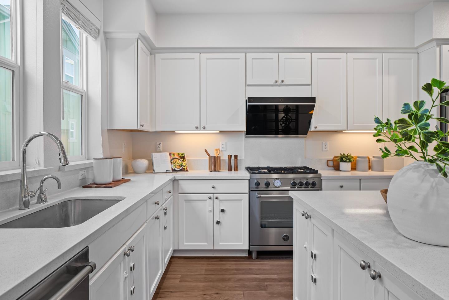 Detail Gallery Image 11 of 37 For 822 Julian Ter #4,  Sunnyvale,  CA 94085 - 3 Beds | 2/2 Baths