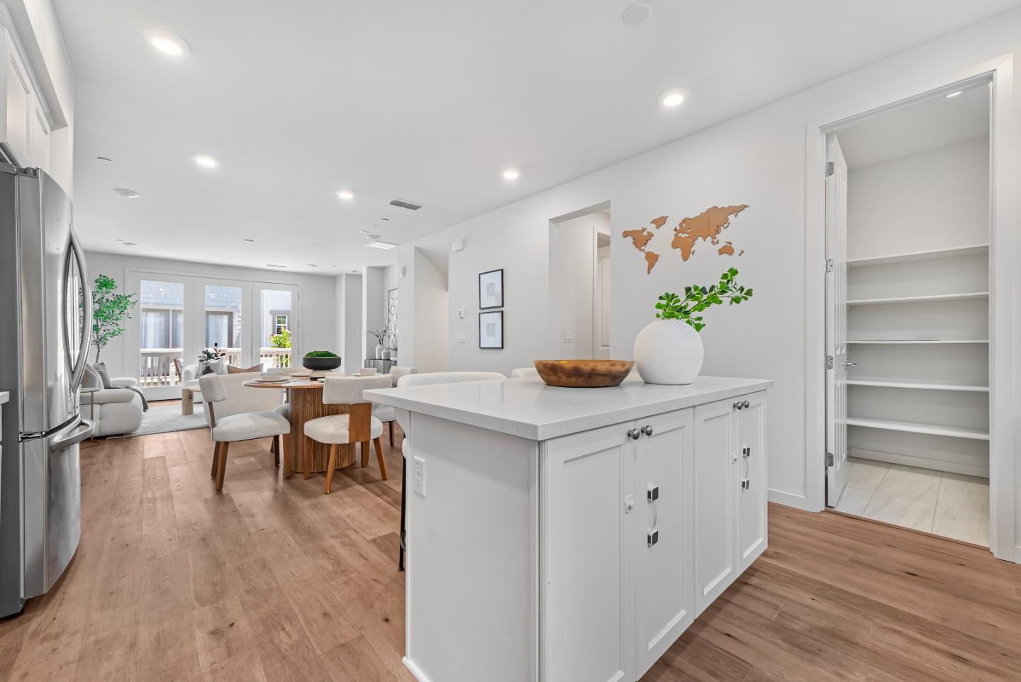Detail Gallery Image 12 of 37 For 822 Julian Ter #4,  Sunnyvale,  CA 94085 - 3 Beds | 2/2 Baths