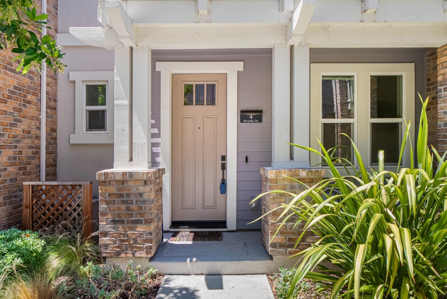Detail Gallery Image 3 of 37 For 822 Julian Ter #4,  Sunnyvale,  CA 94085 - 3 Beds | 2/2 Baths