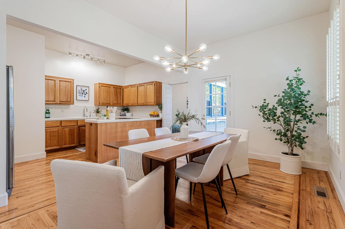 Detail Gallery Image 22 of 76 For 232 Union St, Santa Cruz,  CA 95060 - 3 Beds | 2/1 Baths