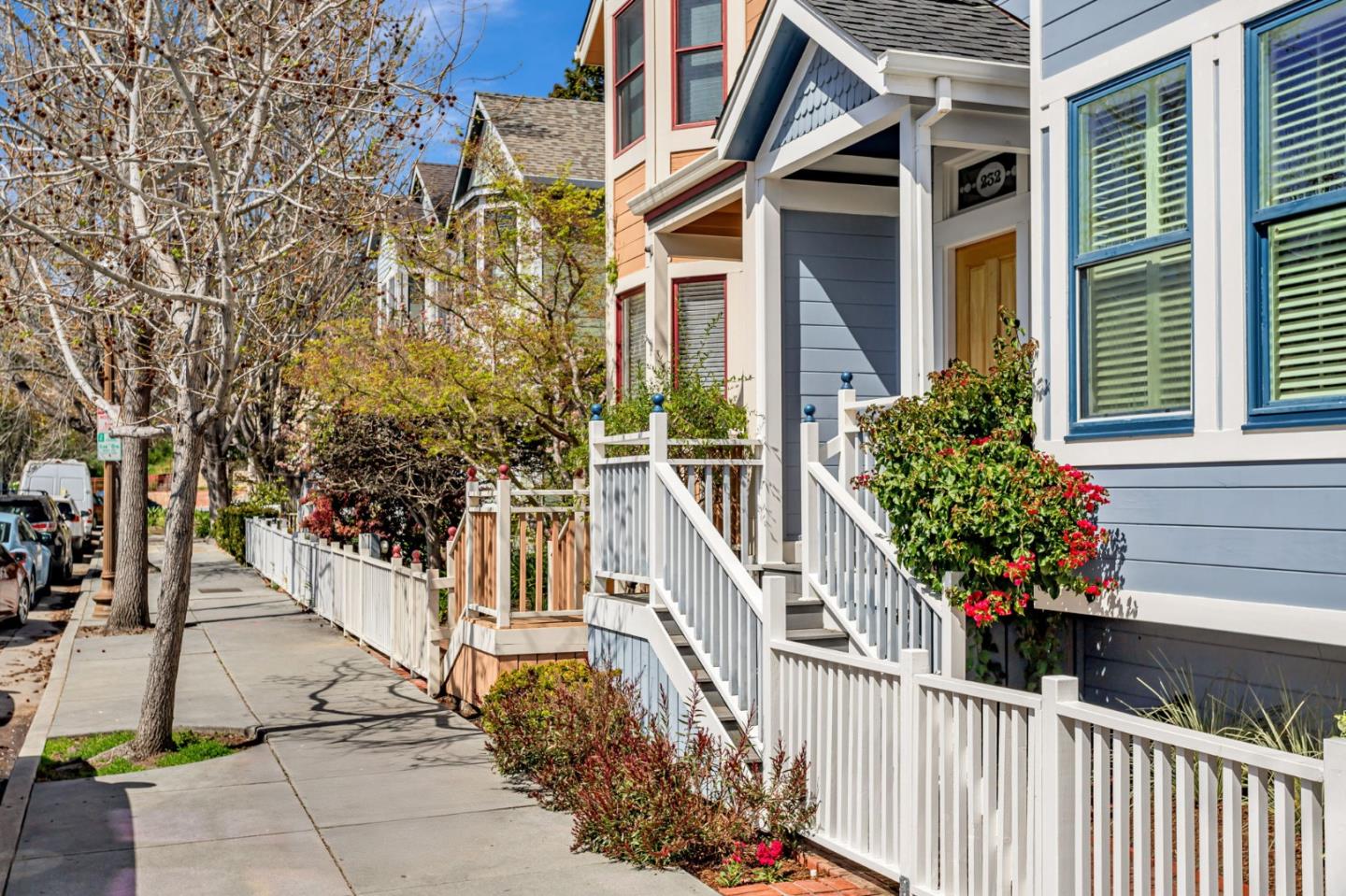 Detail Gallery Image 3 of 76 For 232 Union St, Santa Cruz,  CA 95060 - 3 Beds | 2/1 Baths