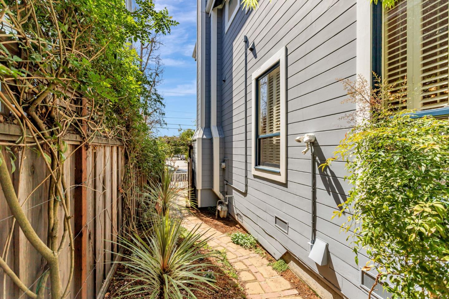 Detail Gallery Image 59 of 76 For 232 Union St, Santa Cruz,  CA 95060 - 3 Beds | 2/1 Baths