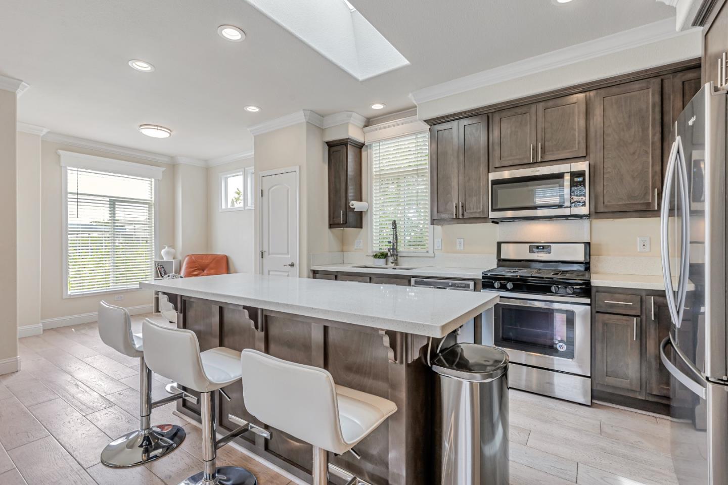 Detail Gallery Image 12 of 60 For 1220 Tasman Dr #25,  Sunnyvale,  CA 94089 - 3 Beds | 2 Baths